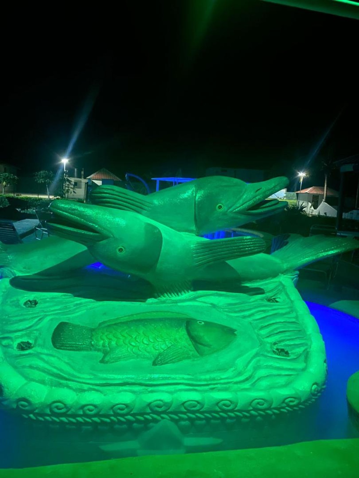 Sculpture Dauphins Vert Émeraude